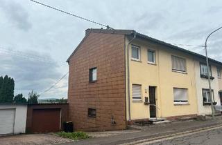 Einfamilienhaus kaufen in 66287 Quierschied, Quierschied - Doppelhaushälite mit Garage, Balkon und Garten