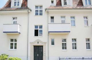 Wohnung mieten in Ahornstraße, 01445 Radebeul, Lass Dich überraschen! 2-Zimmer-Wohnung im modern renovierten Altbau mit EBK! **AB März 2025**