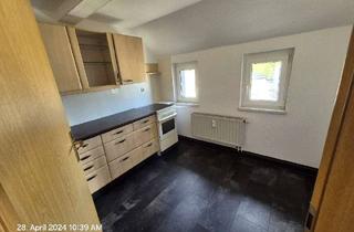 Wohnung mieten in Alte Auerbacher Straße 28, 08304 Schönheide, schöner Weitblick WG-Geeignet, 2 zimmer DG Wohnung mit Dusche/Fenster, Einbauküche, Laminat