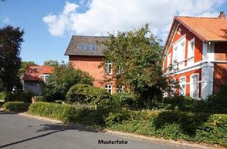 Haus kaufen in 08485 Lengenfeld, Reihenmittelhaus mit Garage