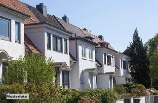 Haus kaufen in Erkelenzer Straße, 41849 Wassenberg, Reihenendhaus und Garage