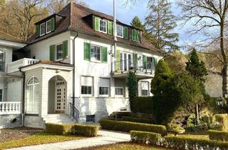 Villa kaufen in 71134 Aidlingen, Traumhafte Villa mit 3 Wohnungen