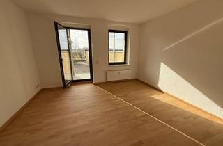 Wohnung kaufen in Bebelstr. 34, 08468 Reichenbach, 3-Zimmer Wohnung mit Balkon und Stellplatz