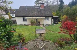 Haus kaufen in 66450 Bexbach, Topgepflegter Satteldachbungalow in idyllischer Stadtrandlage von Bexbach