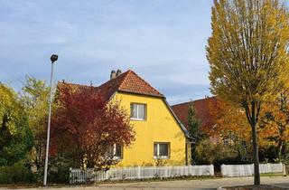 Einfamilienhaus kaufen in 34466 Wolfhagen, Wolfhagen - Einfamilienhaus mit Renovierungsbedarf oder Baugrundstück für Projektentwickler in gesuchter Wohnlage