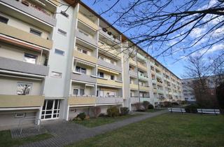 Wohnung kaufen in Stauffenbergstr., 04509 Delitzsch, Ruhige 4- Zimmer-Wohnung mit 2 Balkonen für Anleger- hohe Rendite