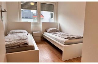 WG-Zimmer mieten in Calwerstr., 75175 Pforzheim, Zimmer mit einem Bett, Wlan, Waschmaschine, Balkon, Teilung von Bad/WC und Küche