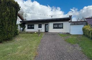 Einfamilienhaus kaufen in 66571 Eppelborn, Eppelborn - Freistehender Bungalow (EFH) mit großem Garten