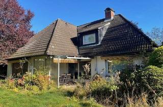 Einfamilienhaus kaufen in 22927 Großhansdorf, Großhansdorf - Sanierungsbedürftiges Einfamilienhaus auf einem 901m² großen Grundstück mit Pool