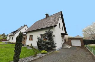 Haus kaufen in 33813 Oerlinghausen, Oerlinghausen - == Hier schlummert Potenzial! 1-2 FH mit großem Grundstück in Helpup ==