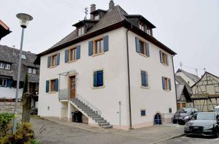 Wohnung kaufen in 79295 Sulzburg, Hereinspaziert: 3-Zimmer-Altbauwohnung mit Balkon in idyllischen Sulzburg