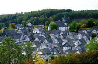 Mehrfamilienhaus kaufen in 57258 Freudenberg, Attraktives Mehrfamilienhaus – Ideale Kombination aus Rendite und Wohnkomfort