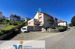 Wohnung kaufen in 78136 Schonach, Gemütliche Dachgeschosswohnung im Herzen von 78136 Schonach mit weitreichendem Blick über den Ort!