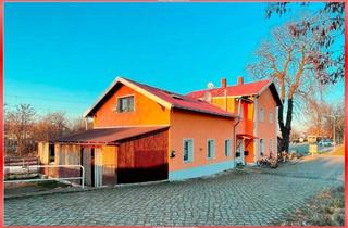 Mehrfamilienhaus kaufen in 01609 Gröditz, Wohnjuwel in Gröditz: Charmantes Mehrfamilienhaus im historischen Bahnhofsgebäude!