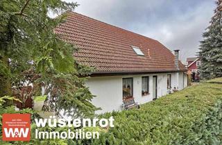 Haus kaufen in 19399 Dobbertin, AUCH FÜR ZWEI FAMILIEN: WOHNHAUS MIT DOPPELHAUSCHARAKTER + EINBAUKÜCHEN + GARAGE + DOPPELCARPORT