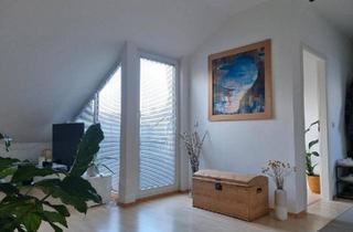 Wohnung kaufen in 85051 Ingolstadt, Ingolstadt - 2,5 Zimmer Dachgeschoss Wohnung mit Dachterrasse und Carport