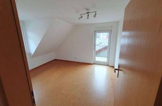 Wohnung mieten in Mittlere Gasse 17, 74239 Hardthausen, Freundliche und gepflegte 3-Zimmer-Dachgeschosswohnung mit Balkon und EBK