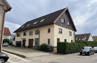 Haus kaufen in Hintere Straße 58, 73265 Dettingen, Dettingen: Bezugsfreies Zweifamilienwohnhaus mit viel Platz und guter Substanz