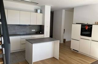 Penthouse mieten in Wilhelm-Leuschner-Str. 36, 60329 Bahnhofsviertel, Stilvolle 4-Raum-Penthouse-Wohnung mit luxuriöser Innenausstattung, Balkon, EBK und Skylineblick