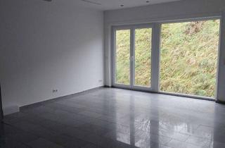 Wohnung mieten in 31061 Alfeld, Große, renovierte 4,5 Zimmer Wohnung mit Garten, Terrasse und Gäste-WC