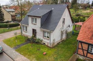 Einfamilienhaus kaufen in 17139 Basedow, Charmantes Sanierungsobjekt: Einfamilienhaus mit Garten & Garage in bester Lage von Basedow