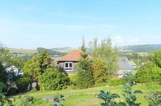 Mehrfamilienhaus kaufen in 54316 Ollmuth, Ollmuth - Mehrfamilienhaus mit drei Wohneinheiten, Garagen, Garten Streuobstwiese und Mega-Fernblick!