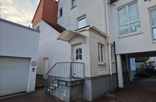 Wohnung kaufen in 65779 Kelkheim, Provisionsfrei - sanierungsbedürftige Altbauwohnung mit Potenzial in Kelkheim