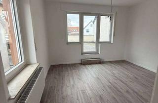 Wohnung mieten in 32791 Lage, Erstbezug nach Sanierung mit Balkon: Stilvolle 3-Zimmer-Wohnung in Lage